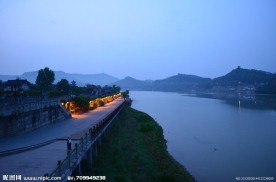 黎明前的阆中城一胸