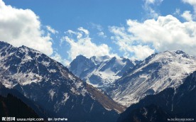 天山山峰