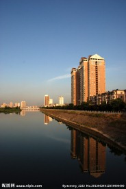城市倒影