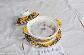 椰浆炖桃胶