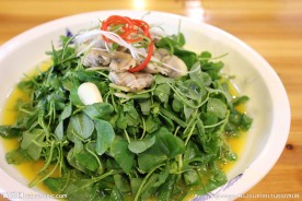 鸡汤蚬肉金花菜