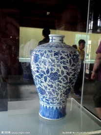 青花瓷瓶