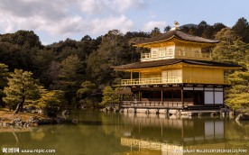 依山傍水