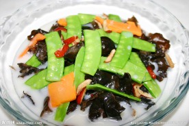 鱼汤枣丝浸云耳