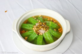 凉瓜黄豆石斛排骨煲