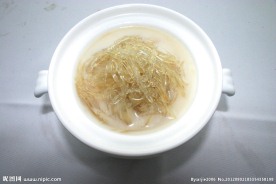 浓汤鸡煲青片翅