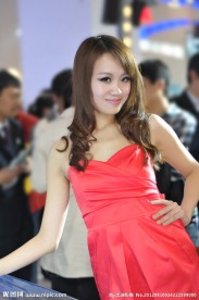 美女车模