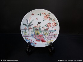 清雍正粉彩人物小茶盘