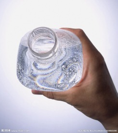 矿泉水