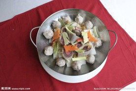 锅仔腊鸭萝卜煮道窖肉丸