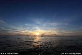 海面霞光