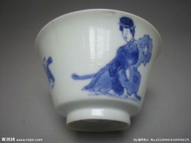康熙青花三娘教子纹杯