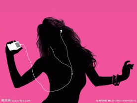 戴耳机舞动的美女