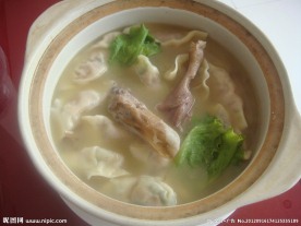 老鸭饺子煲