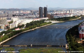 河两岸