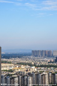 蓝天下的城市