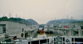 三峡大坝船闸