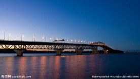 夜幕下的跨海大桥