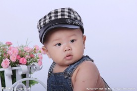 可爱小男孩