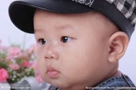 可爱小男孩