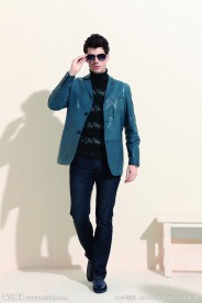 阿玛尼2012服饰图片