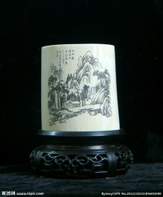 象牙线刻山水笔筒