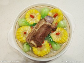 传统玉米筒骨砂锅
