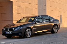 宝马750Li
