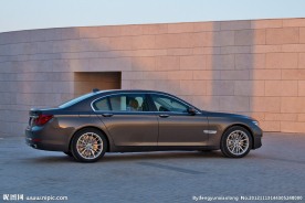 宝马750Li