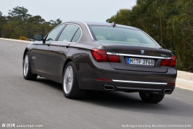 宝马750Li