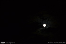 夜晚的月亮