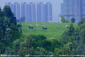 城市山水 绿色高尔夫