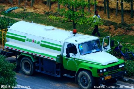 城市绿化 道路绿化车