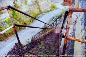 深山铁建 职工道路