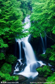瀑布美景