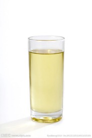 玻璃杯装食用油