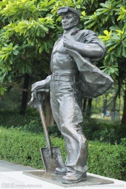 工人雕塑