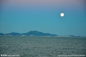 海上升明月