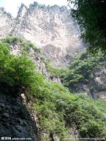 奇峰如画