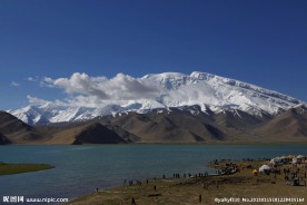 蓝天 墓士塔格峰