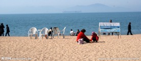 海边沙滩浴场
