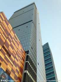 仰视勒泰中心写字楼