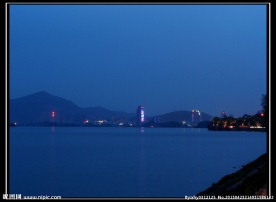 磁湖夜景(非高清)