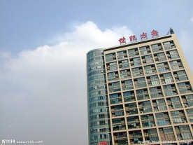 蓝白云下的世纪方舟