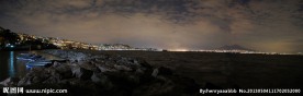 宽幅海边城市夜景