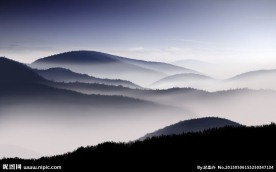 薄雾远山 高清壁纸