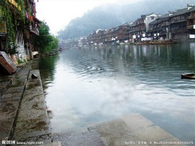 凤凰古城沱江风景