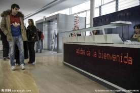 三叶草休闲服广告