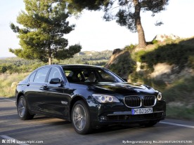 宝马750Li