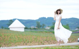 戴帽子的美女